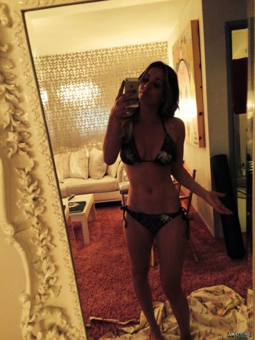 Sexy bikini selfie of leaks Kaley Cuoco icloud selfie