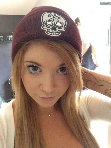 Freaking sexy natural redhead girl selfie with cap on