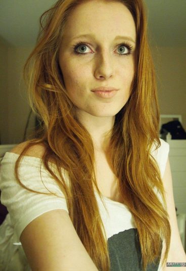 Cute sexy redhead FayMougles selfie