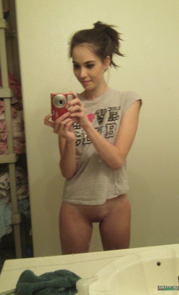 Hot naked girl selfie bottomless pussy FI