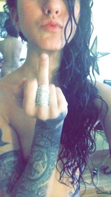Beautiful tattoo babe Gianna middlefinger nude
